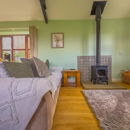 Cosy & Characterful, Seaside Cottage, Dog Friendly Worle Exterior photo