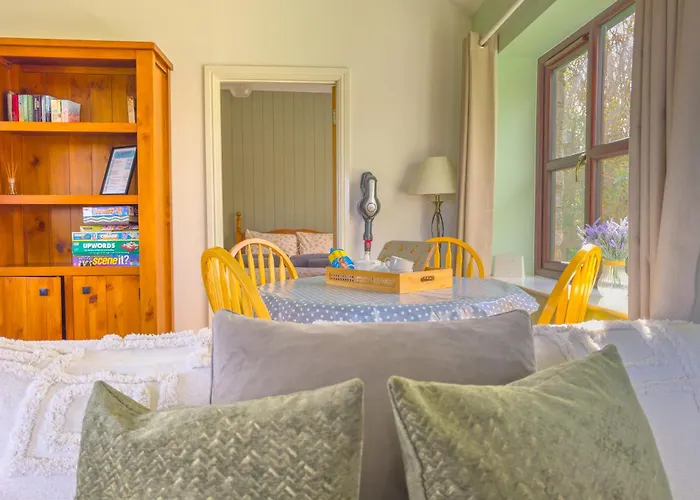 Cosy & Characterful, Seaside Cottage, Dog Friendly