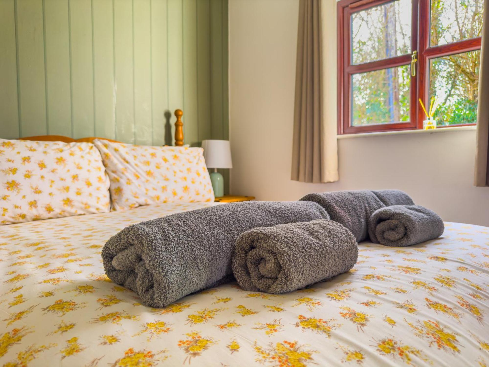 Holiday home Cosy & Characterful, Seaside Cottage, Dog Friendly