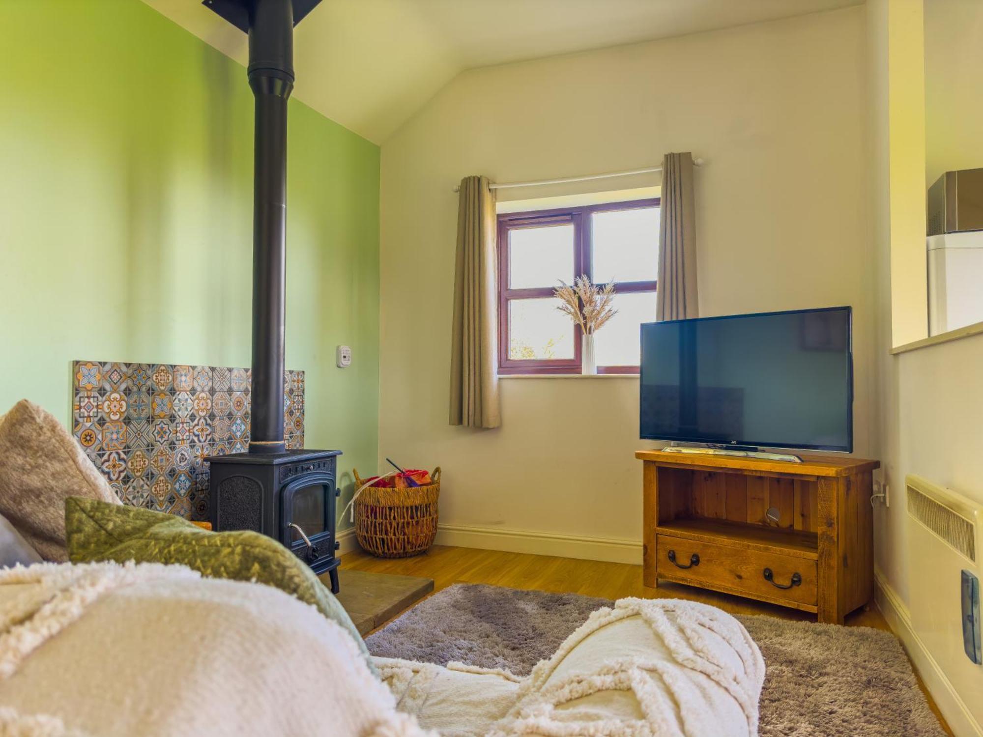 Cosy & Characterful, Seaside Cottage, Dog Friendly Holiday home *