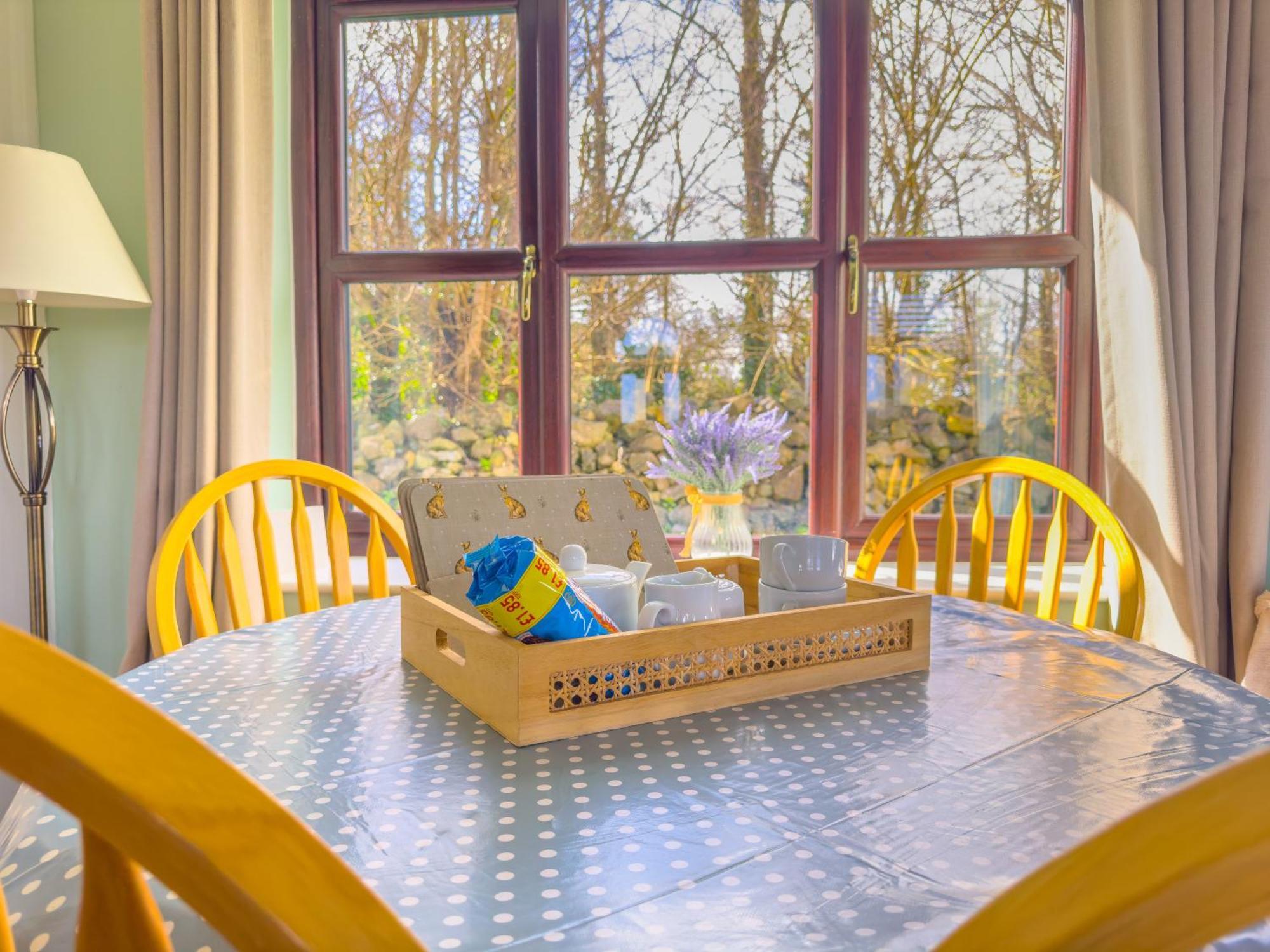 Cosy & Characterful, Seaside Cottage, Dog Friendly Holiday home Worle