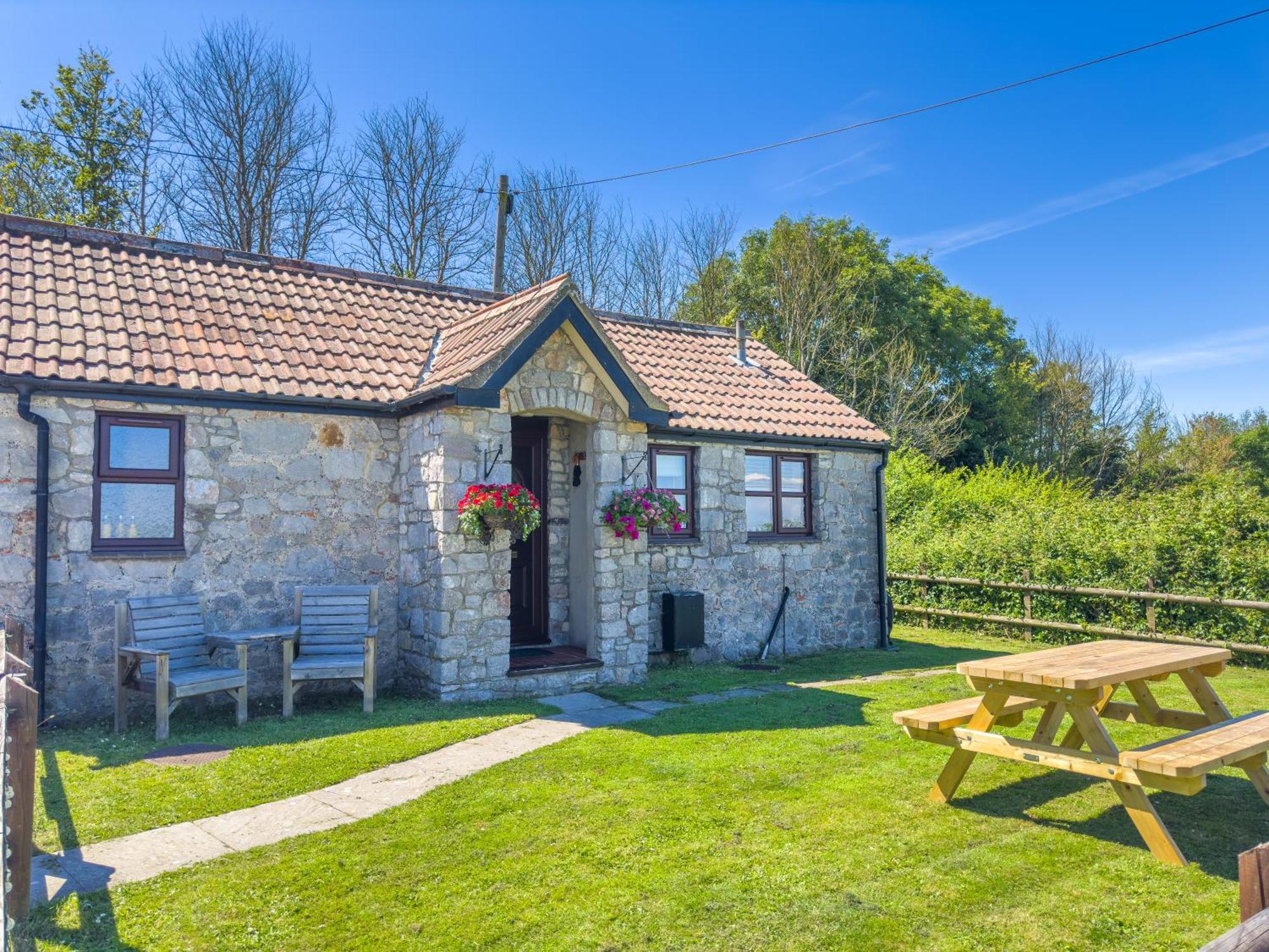 Cosy & Characterful, Seaside Cottage, Dog Friendly *